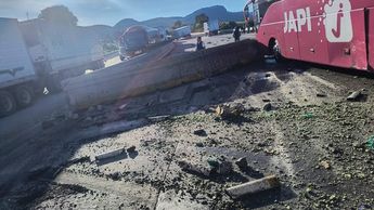 Se registraron dos accidentes con tractocamiones en la autopista México-Puebla. | Especial