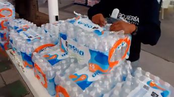 Uno de los módulos donde ofrecen agua gratis / Especial