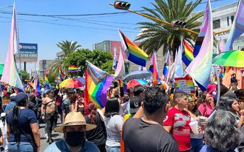 Decenas de personas se dieron cita en las calles de Neza /César García