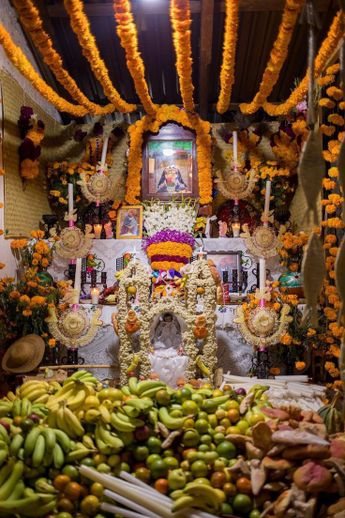 Cada persona decide la cantidad de elementos que llevará la ofrenda de Día de Muertos / Especial