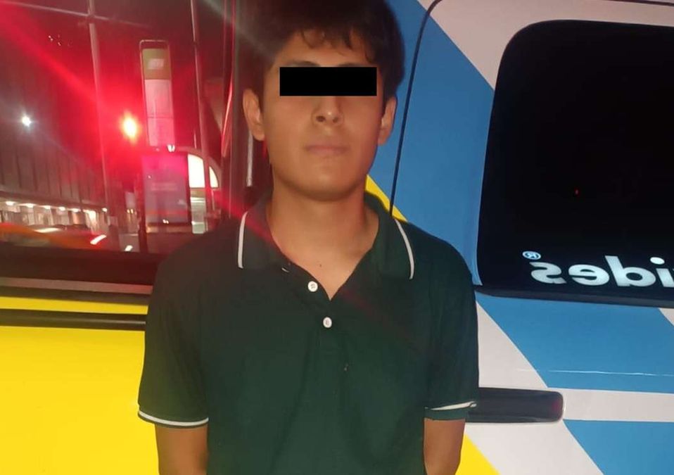 Un joven fue detenido con una motocicleta con placas “colgadas”. | Cortesía