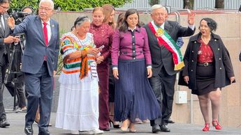 AMLO llega al Congreso de la Unión acompañado de su esposa, Beatriz Gutiérrez Müller | Jorge Menendez