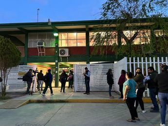 Padres de familia dicen no haber sido informado acerca de la situación ocurrida ayer por la tarde. | Pedro Delgado