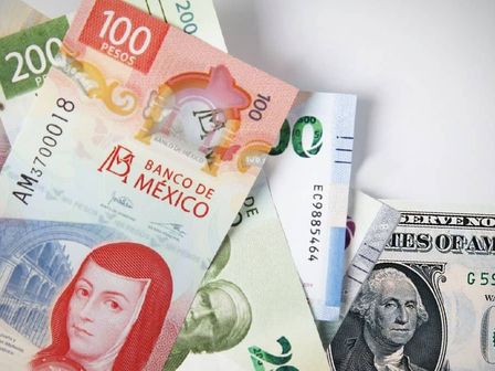 El peso mexicano lucha contra el dólar para situarse debajo de las 18 unidades | Freepik