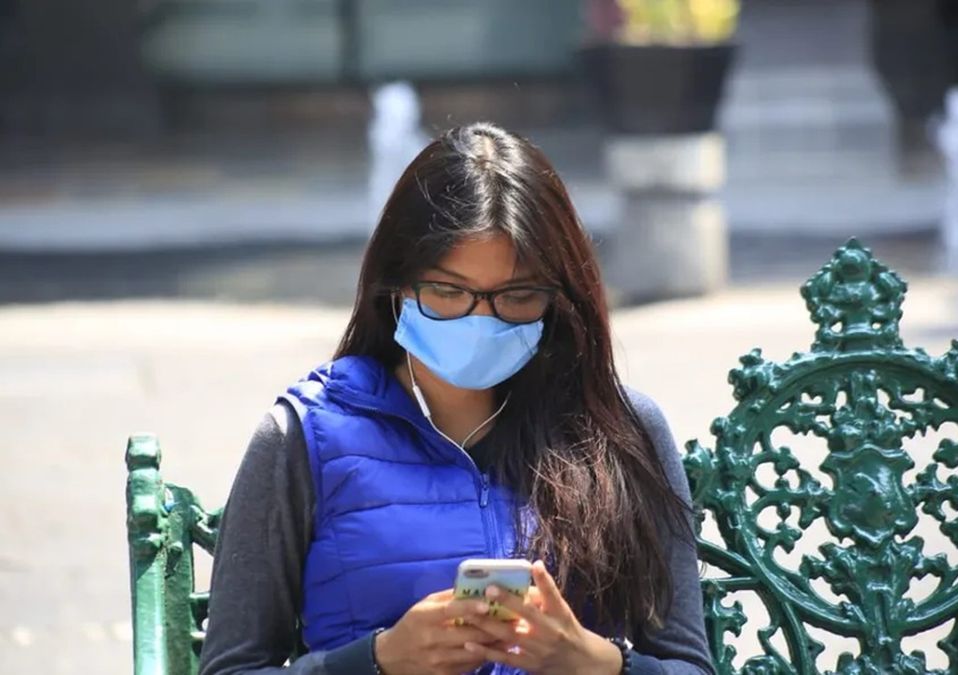 Eliminan uso obligatorio de cubrebocas en espacios de trabajo cerrados en México
