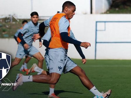 Anthony Martial estuvo apunto de perderse la Copa Pacífica por malestar estomacal / @Rayados