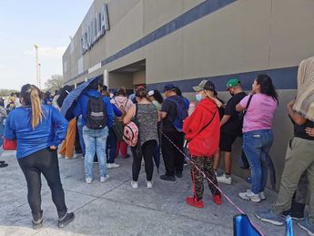 Venta de boletos para RBD en Monterrey. / Alberto Santos