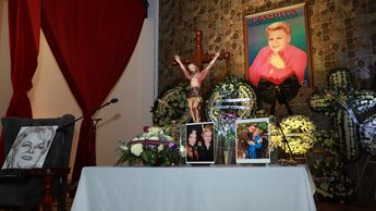 Realizan misa a Paquita la del Barrio en Casa Paquita | Juan Carlos Bautista