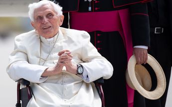 Benedicto XVI es reportado en estado delicado de salud / AFP