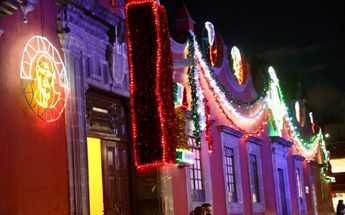 Encienden luces tradicionales por fiestas patrias en Coyoacán / Especial