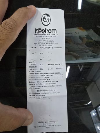 El afectado subió fotografía del ticket de compra en dicha gasolinera/ Especial