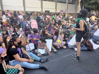 Contingente separatista da mensaje |  Josefina Ruiz