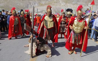 Viacrucis en el Cerro de las Noas de Torreón 2023