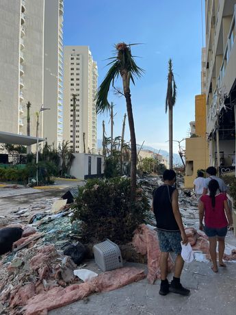 Devastación en la zona hotelera de Acapulco / Foto: Ethan Balanzar