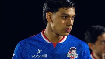 Emmir Pérez destaca por su estatura de 1.80 m.| Archivo