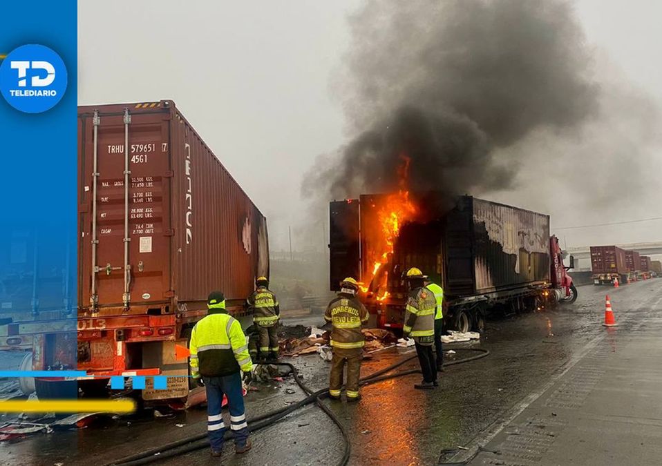 Accidente e incendio de tráileres provoca cierre en autopista Saltillo-Monterrey. | Especial