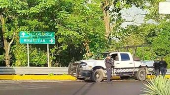 El cuerpo del joven repartidor fue hallado al costado de una carretera que conecta a Ixhuatlán del Sureste |