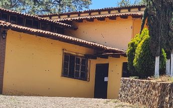 Fachada de bar Night Club Loma Encantada en Mazamitla | Juan Carlos Munguia