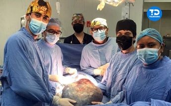Tumor 'gigante' de 21 kilogramos es retirado a paciente del IMSS en León