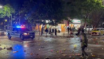 Tras la agresión los oficiales mantuvieron el patrullaje por la zona comercial de Guadalajara. | Vicente Torres Alfaro