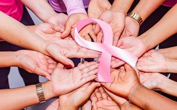 Niña es detectada con cáncer de mama / Pixabay