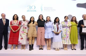 Tec de Monterrey y Femsa entregan premio Eugenio Garza Sada a líderes sociales