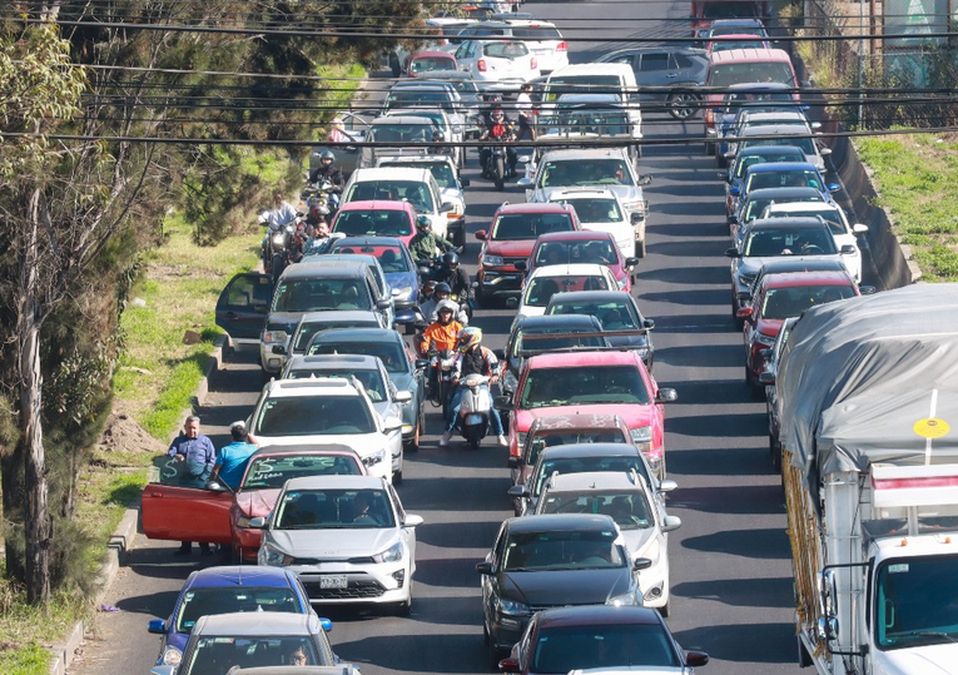 Autoridades mexiquenses acordaron establecer mesas de trabajo para dar solución a las demandas de los comerciantes y transportistas | Cuartoscuro
