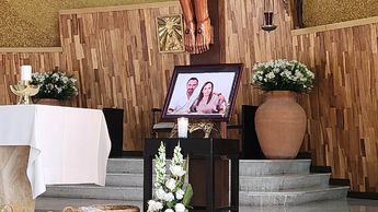 Misa en memoria de Karina de los Ángeles Ruiz Ruiz y Alexandro Agustín Tello Olmedo en una iglesia en Puebla | Elvia García
