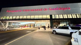 Entrada al Aeropuerto Internacional de Guadalajara. | Foto: @RealArturoH vía X.