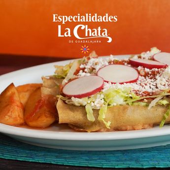 Tacos dorados que puedes encontrar en La Chata de Guadalajara | @LaChata via Facebook
