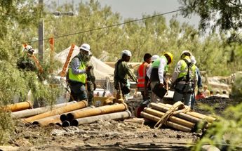 Mineros arrancan búsqueda de sus compañeros en mina de Coahuila