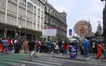 Personas en el Zócalo de CdMx para Grito de Independencia 2023/ Juan Carlos Bautista
