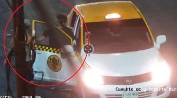 Los ladrones bajaron de un taxi para robar a un transeúnte. | Cortesía