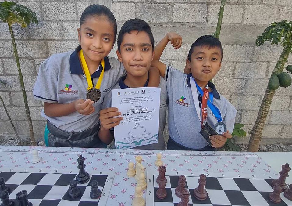 Los niños Arellano, menores de edad y hermanos, a sus cortas edades, son expertos en ajedrez, y quieren ser campeones del mundo / Jaime Carrera.