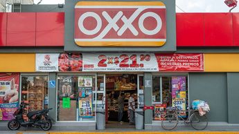 Si necesitas adquirir tus bebidas o por si olvidaste comprar algo para este 15 de septiembre, Oxxo es tu mejor opción.