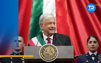 Andrés Manuel López Obrador tomó protesta en una fecha diferente a la que ahora entregará el mando | ESPECIAL