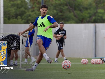 Rómulo Zwarg en entrenamientos con Tigres en el CET / @TigresOficial