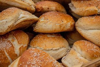 El término "cemita" proviene del ingrediente clave en su elaboración: el acemite, una mezcla de salvado y harina de trigo / Melanie Torres
