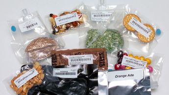 Los menús espaciales están calculados para aportar entre 2,500 y 3,000 calorías diarias. | Food & Wine en Español
