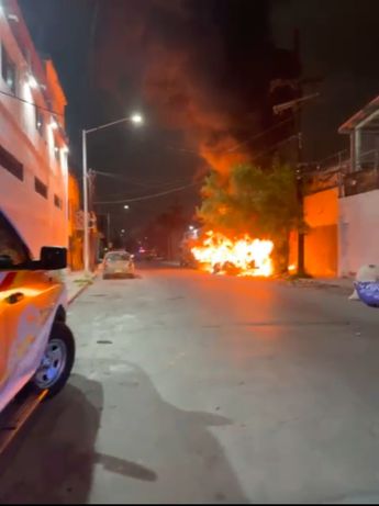 Incendio de remolque en la colonia Treviño. | Leyda Estrada