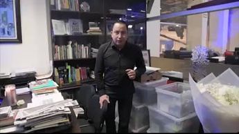 Recorrido por la oficina del Arquitecto Héctor Benavides