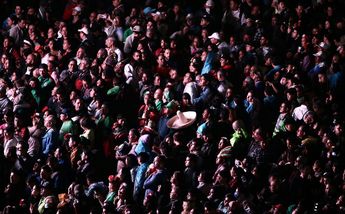 Miles de personas disfrutan de Grupo Frontera en el Zócalo / Ariel Ojeda