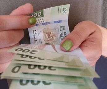 El aumento generalizado de los salarios en el país y los emprendimientos fueron la principal causa de que haya más dinero.