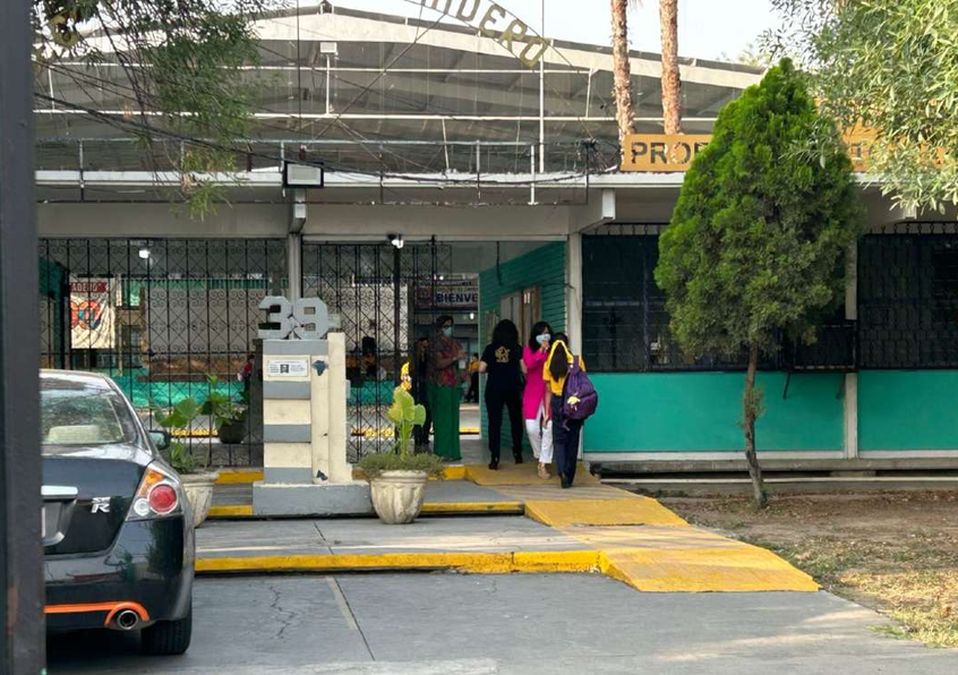 La Escuela Secundaria Número 23 en Monterrey suspendió algunas actividades recreativas por el brote de covid-19. | Pamela Villanueva