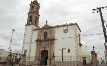 Edificación de la iglesia de Santiago Apóstol.