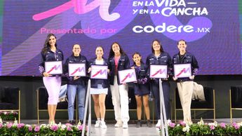 Eva Espejo destaca la importancia de eventos que promuevan el desarrollo y la voz de las mujeres en distintos ámbitos.| Especial