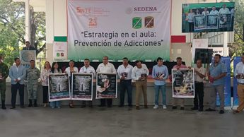 Autoridades educativas y el Ejército mexicano realizaron pláticas para prevenir el consumo de drogas en estudiantes. | Fabricio Gallegos
