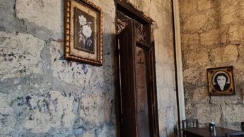 Las ventanas que se ven desde las calle dan al comedor de casa de Aramberri.| Mauricio Lavín