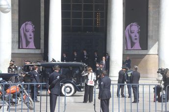 El féretro con los restos de Silvia Pinal fue retirado de Bellas Artes hacia la funeraria donde será cremada | Octavio Hoyos