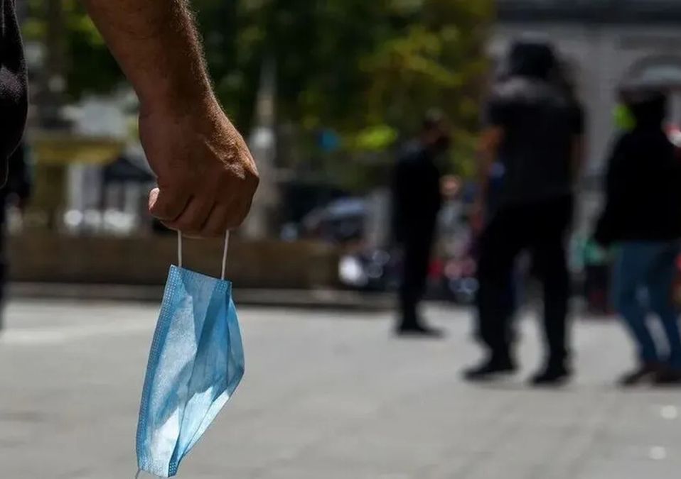 Estado anuncia uso opcional de cubrebocas en espacios cerrados